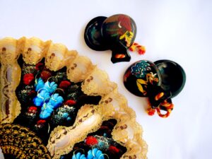 castanets, fan, flamenco-2598276.jpg